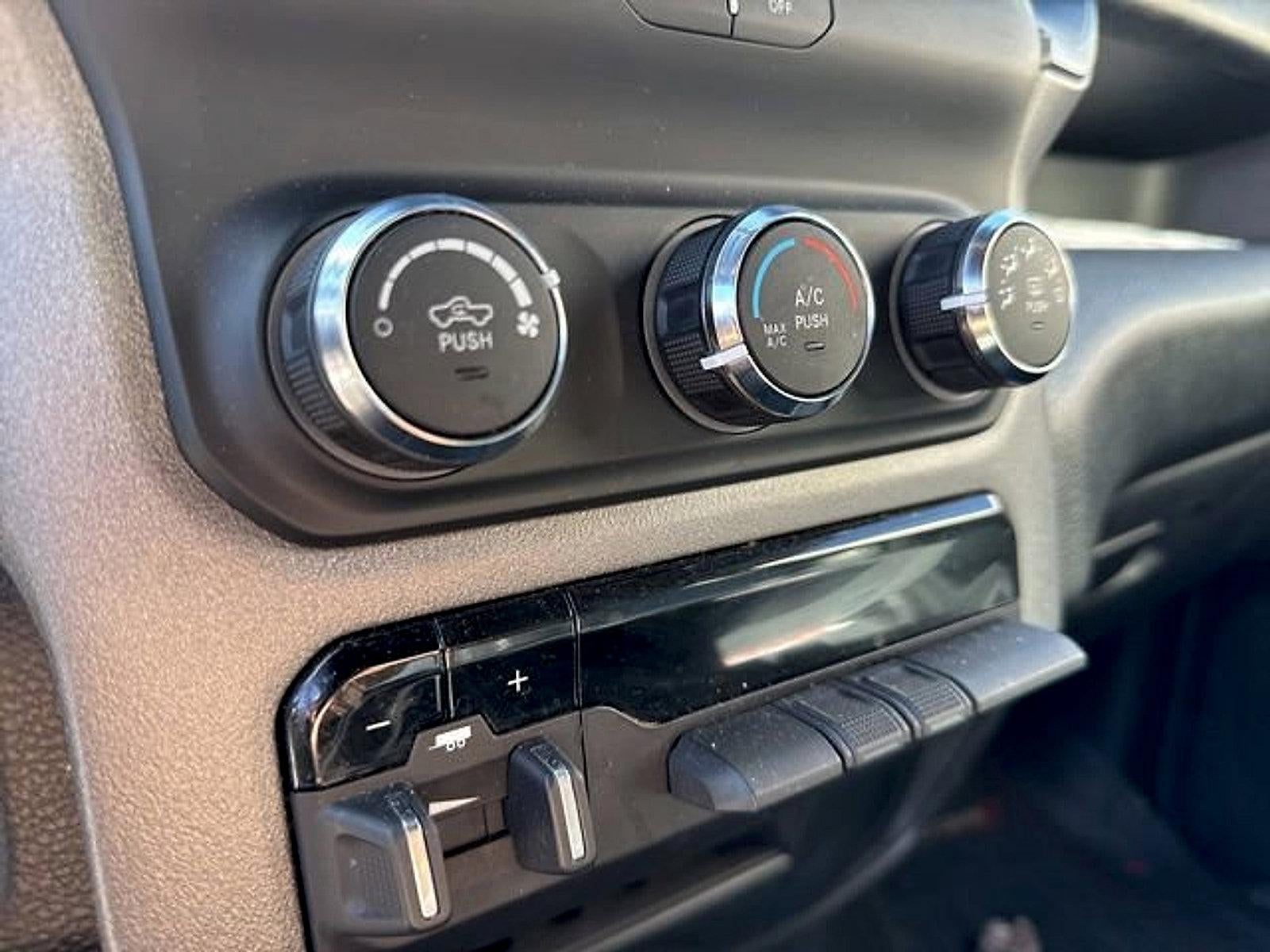 2024 RAM 3500 Tradesman 4x4 Crew Cab 8' Box