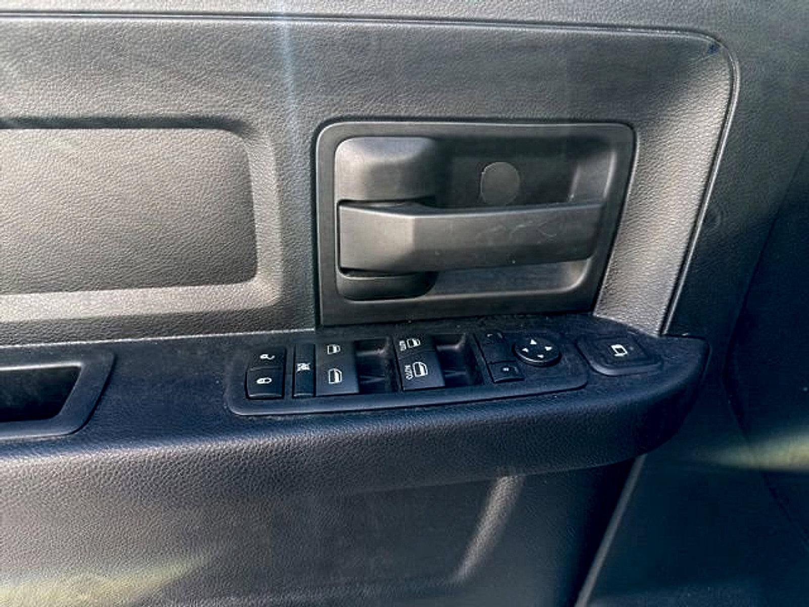 2024 RAM 3500 Tradesman 4x4 Crew Cab 8' Box