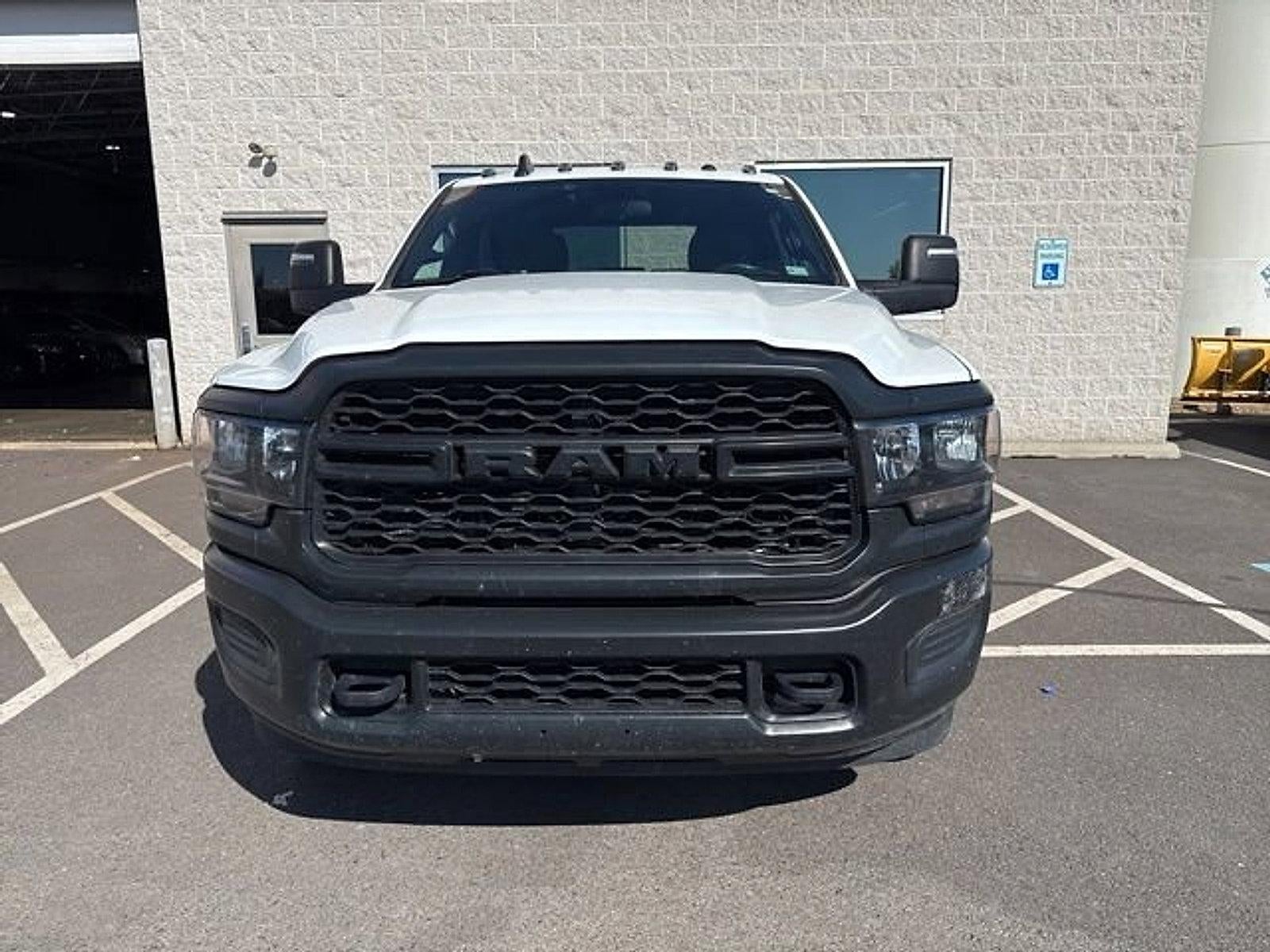 2024 RAM 3500 Tradesman 4x4 Crew Cab 8' Box
