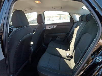 2024 Kia Forte LXS IVT