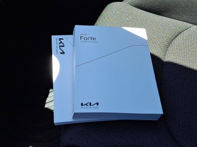 2024 Kia Forte LXS IVT