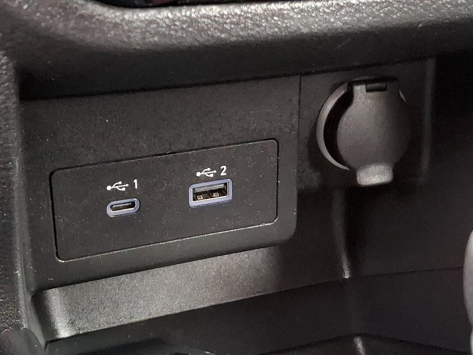 2021 Nissan Kicks SR FWD