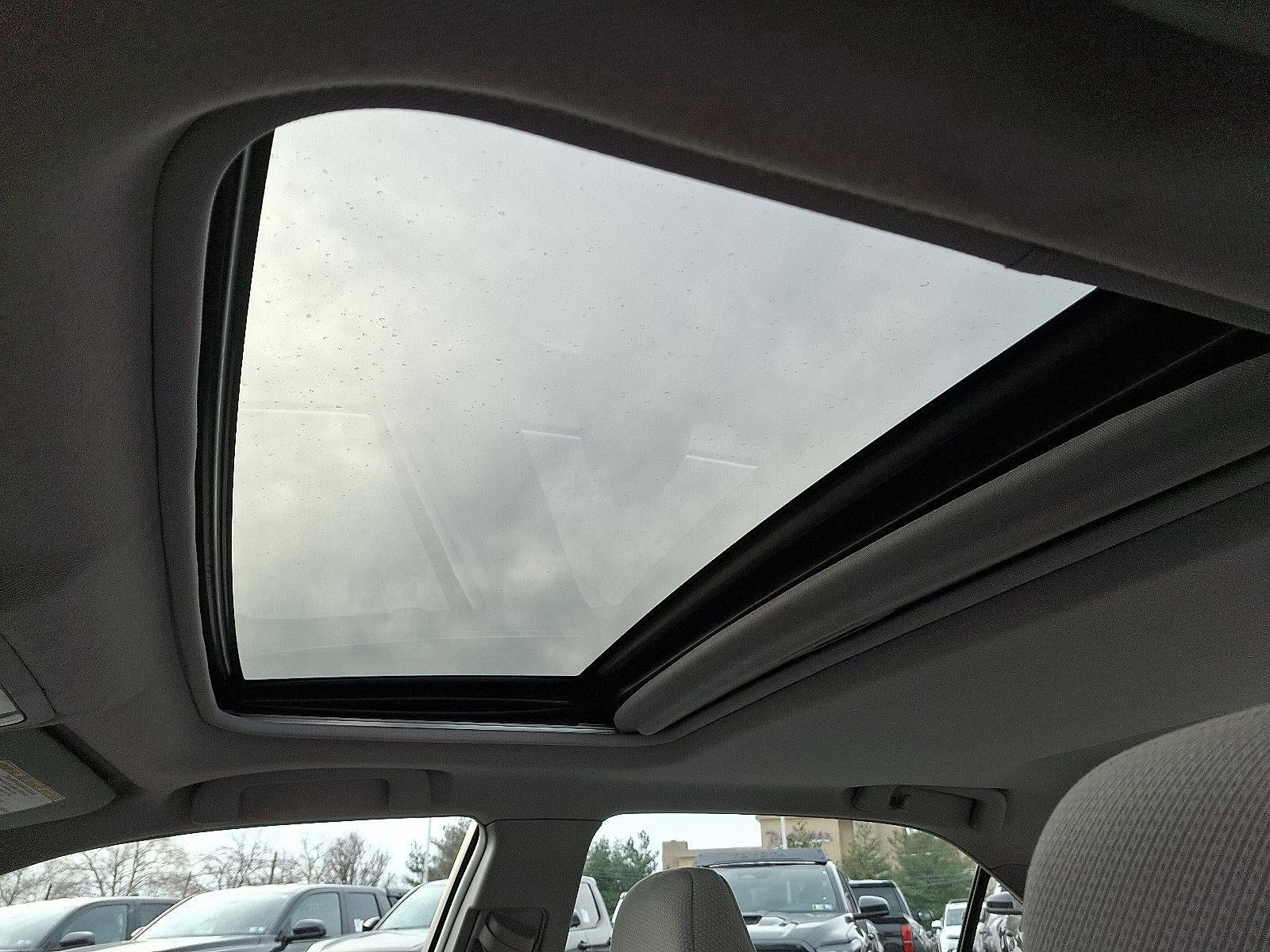 2012 Toyota Camry Hybrid 4dr Sdn XLE (Natl)