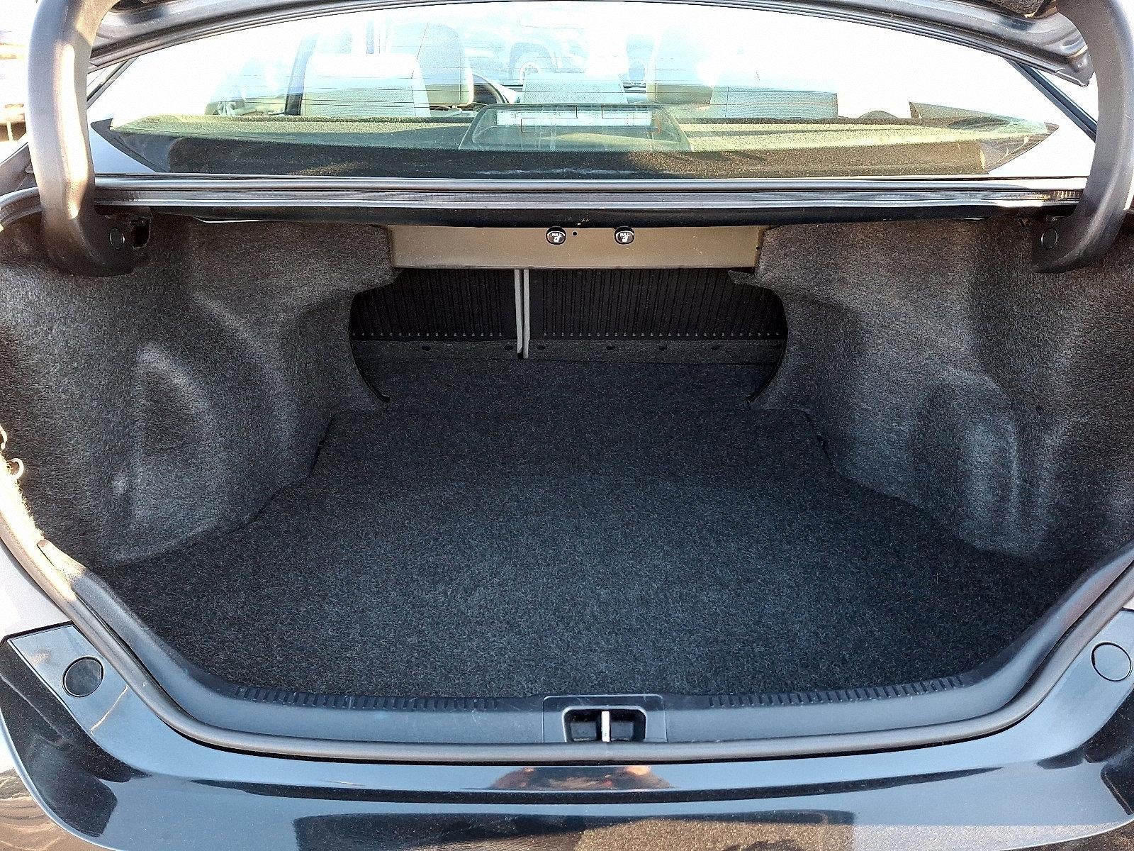 2017 Toyota Camry LE Auto (SE)