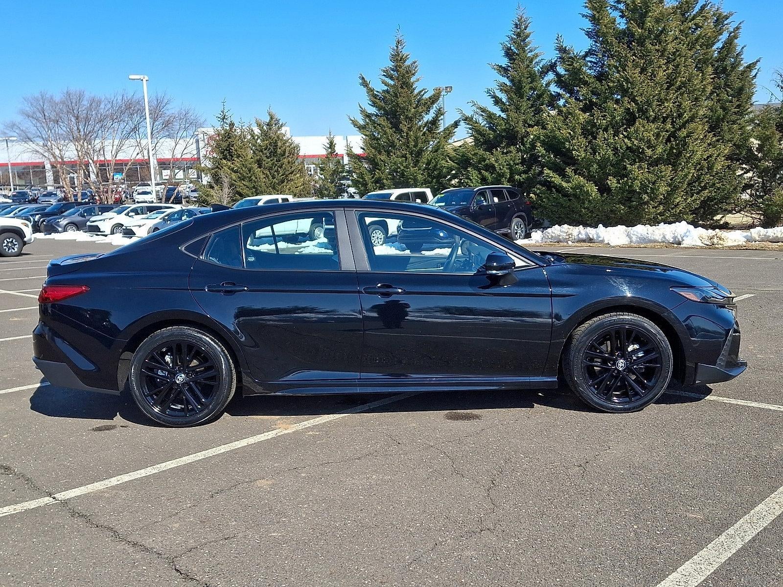 2025 Toyota Camry SE (SE)