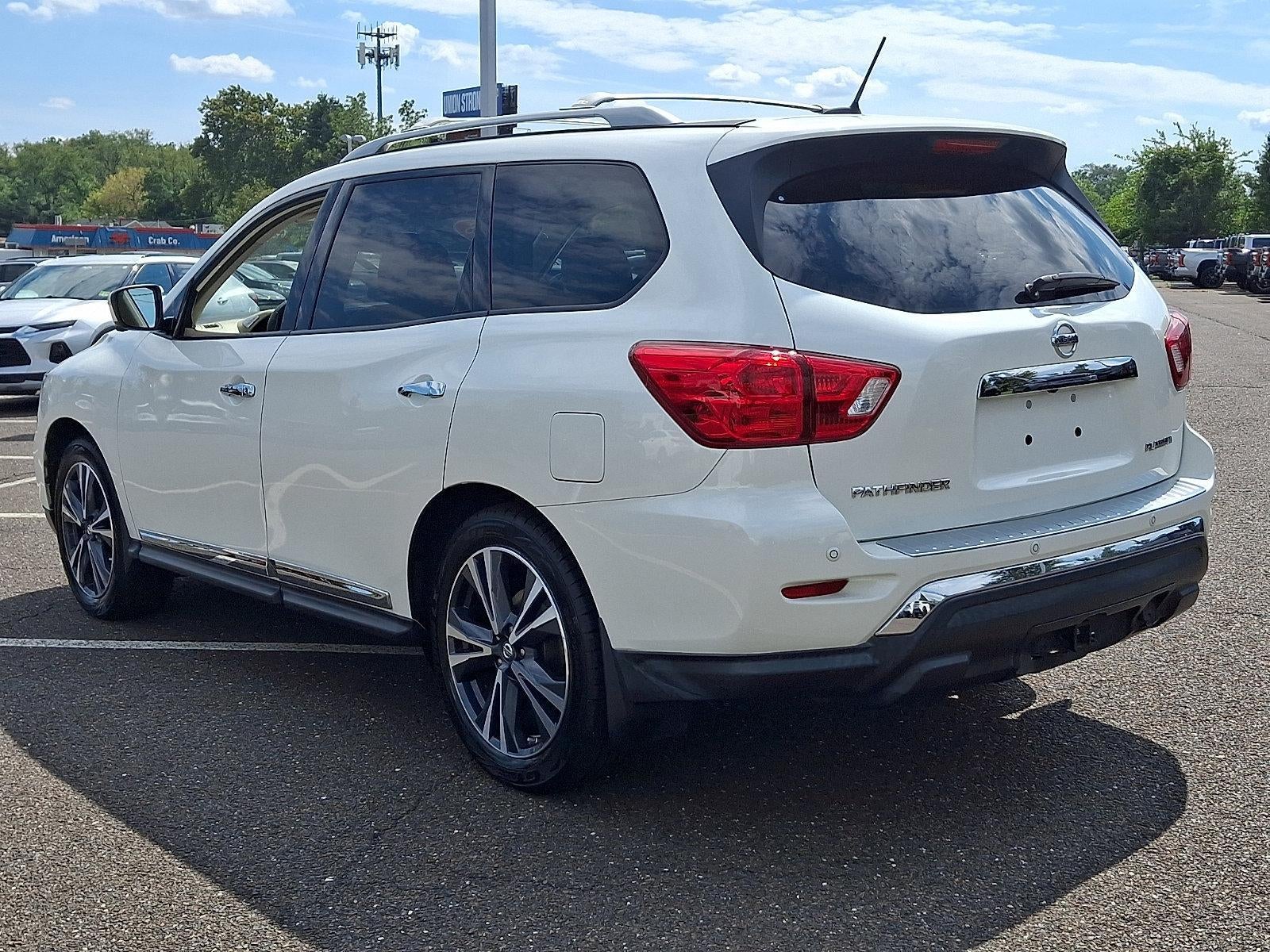 2018 Nissan Pathfinder FWD Platinum