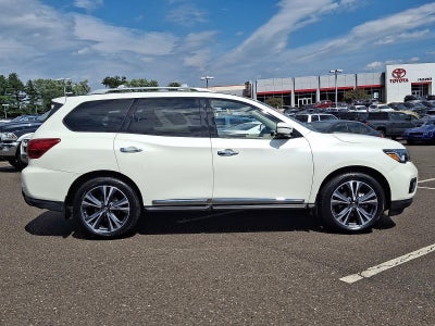2018 Nissan Pathfinder FWD Platinum
