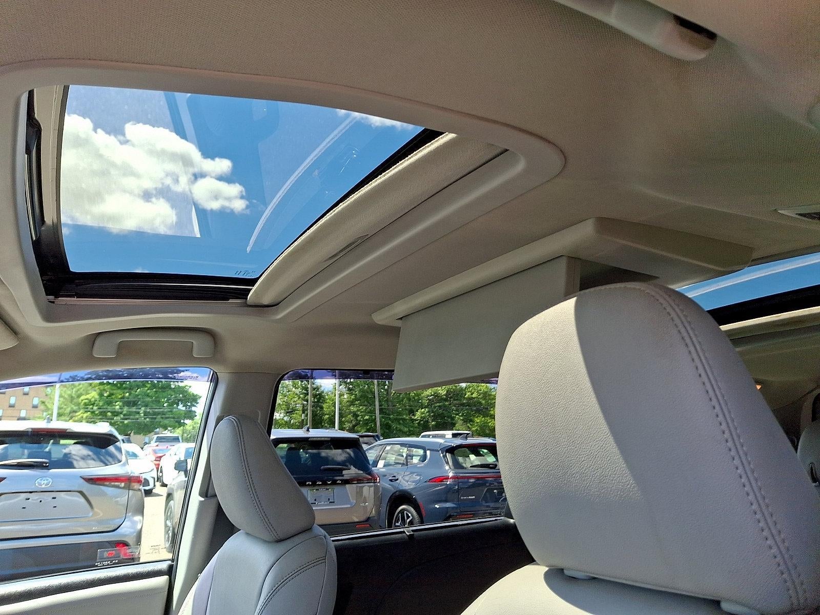 2015 Toyota Sienna 5dr 7-Pass Van Ltd Premium FWD (Natl)
