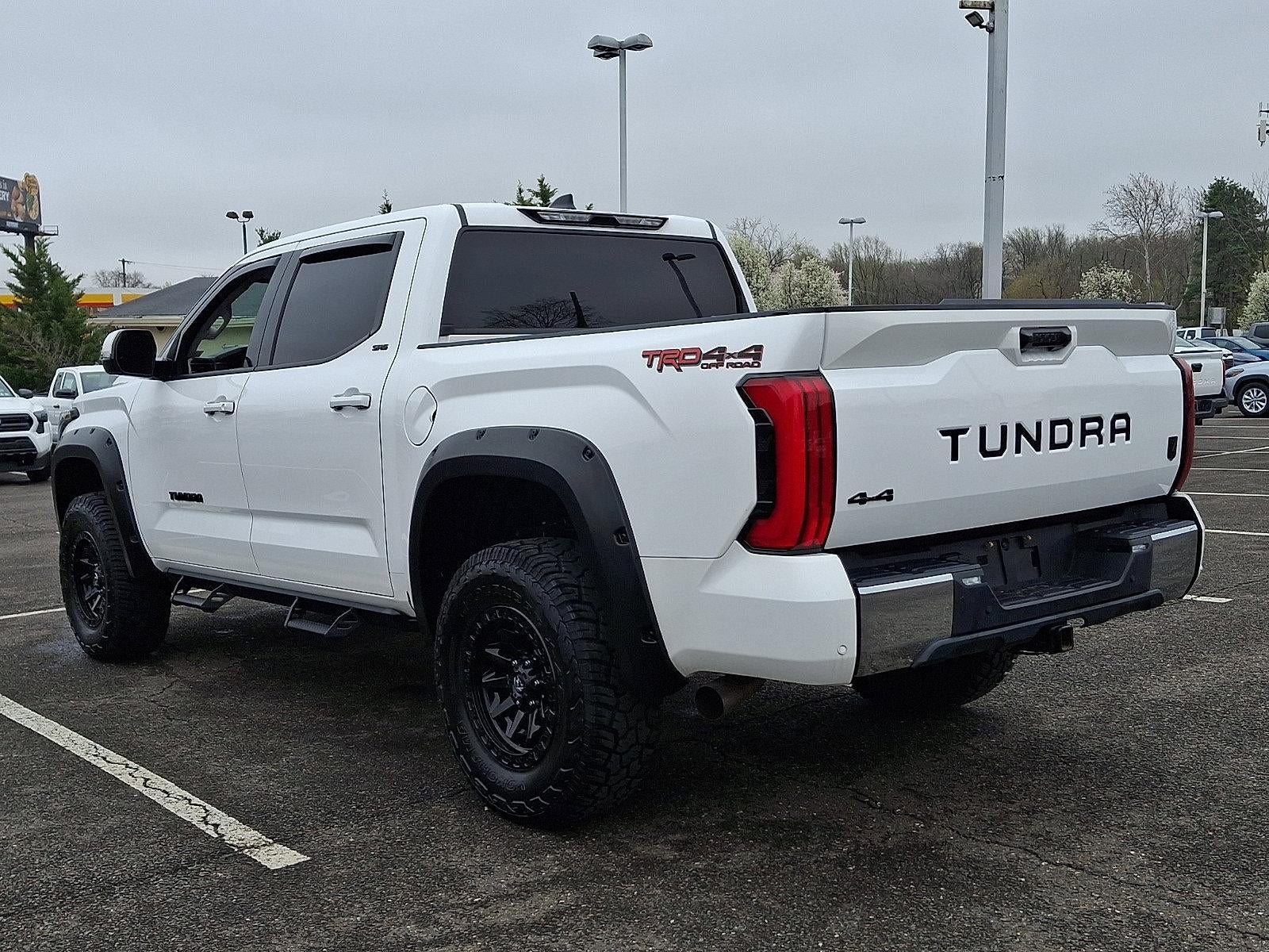 2022 Toyota Tundra 4WD 4WD SR5 CrewMax 5.5' Bed (Natl)