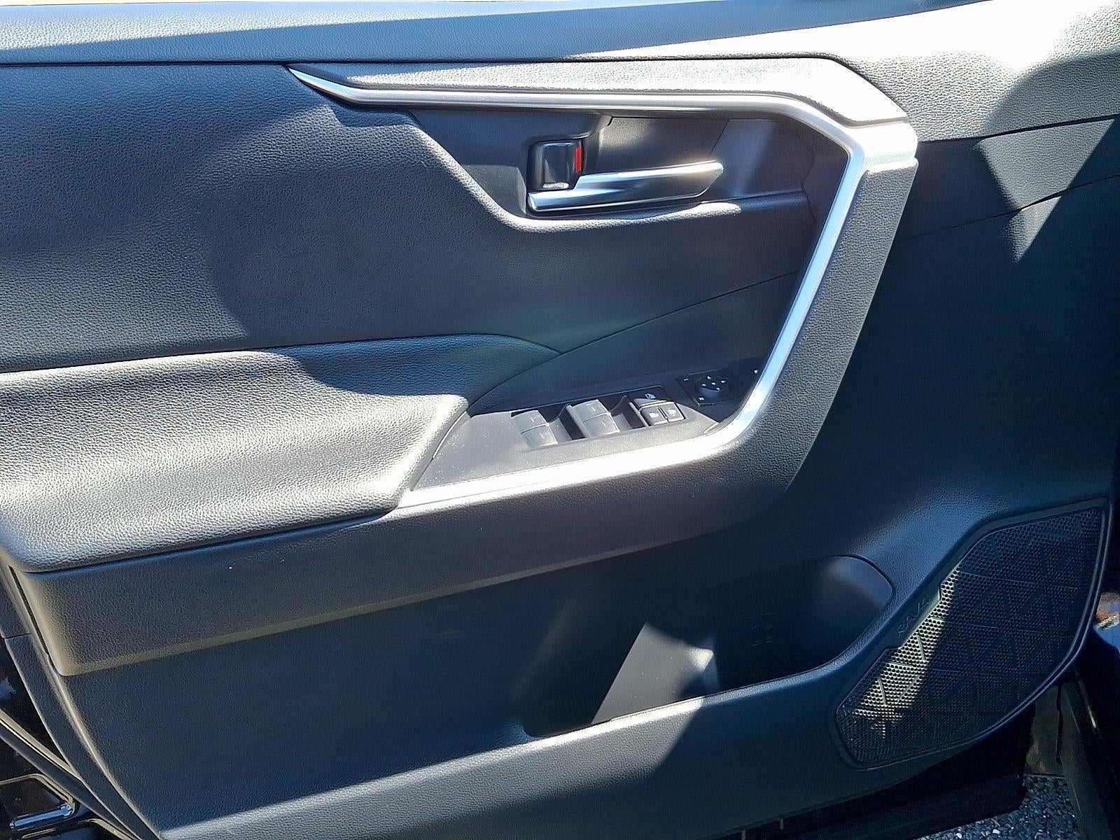 2025 Toyota RAV4 Hybrid SE AWD (Natl)