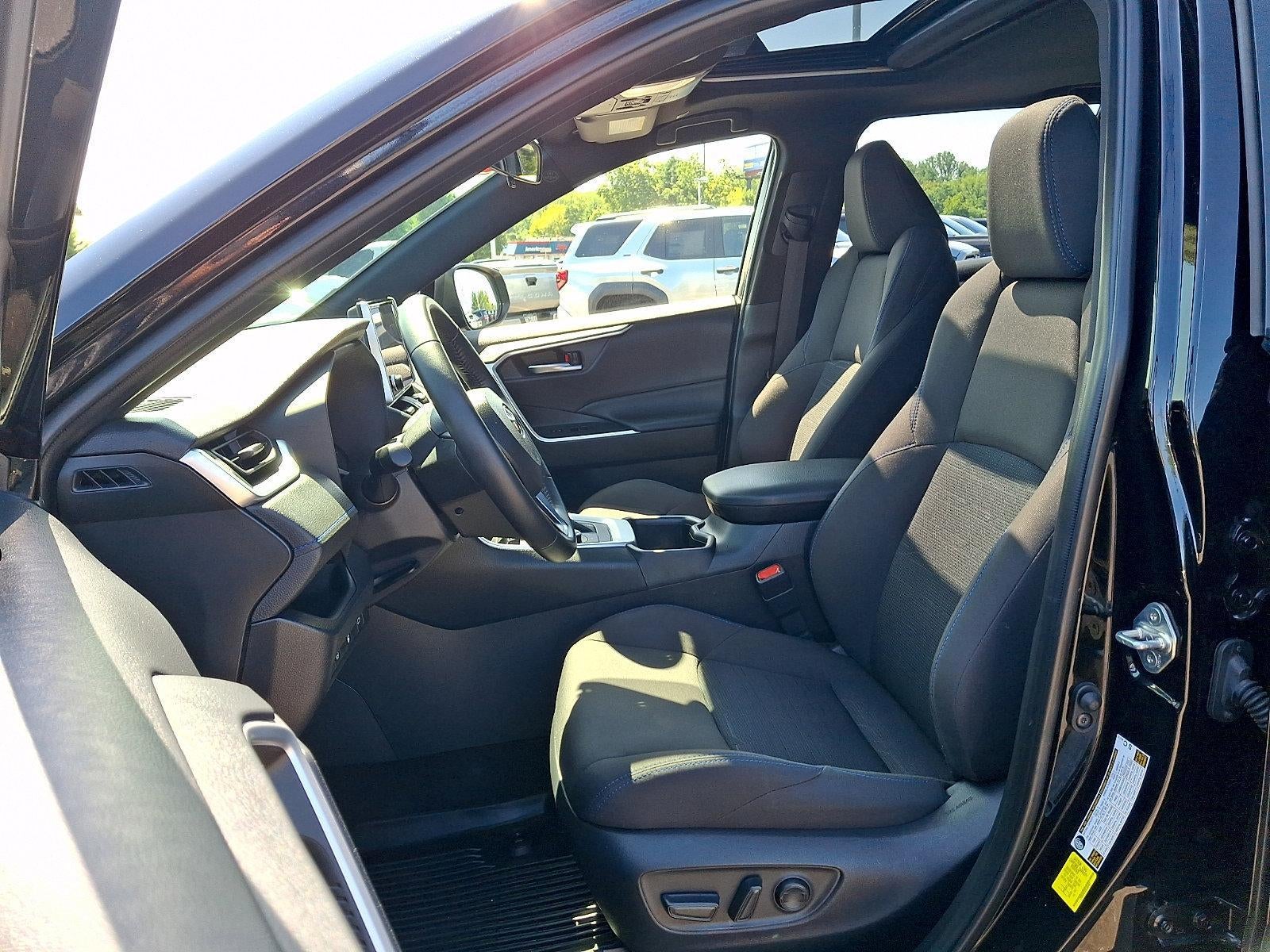 2025 Toyota RAV4 Hybrid SE AWD (Natl)