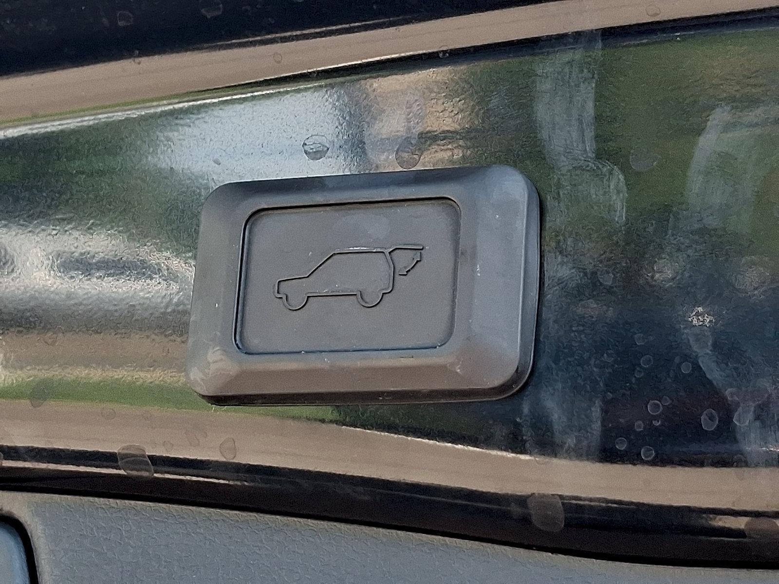 2025 Toyota RAV4 Hybrid SE AWD (Natl)
