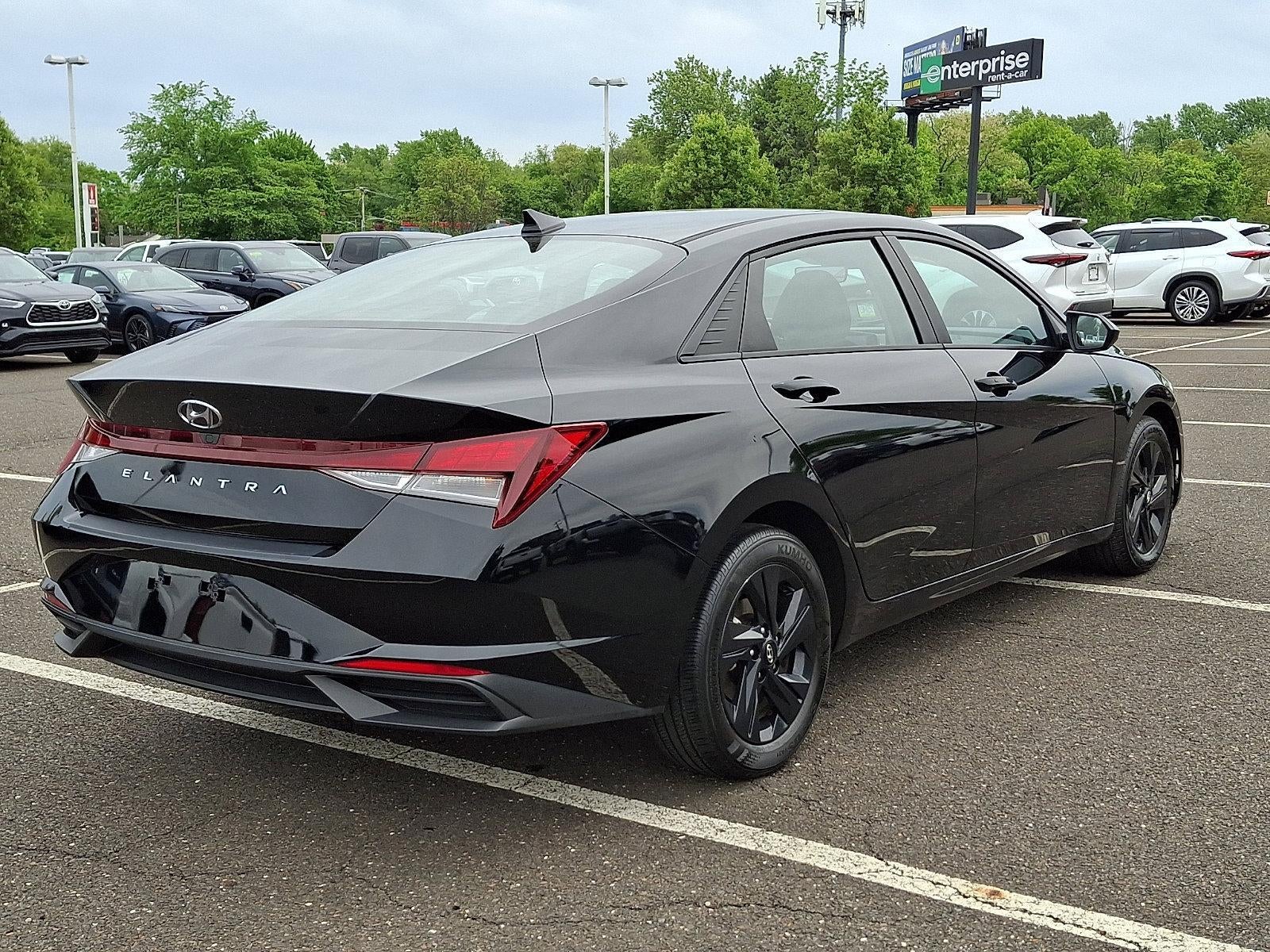 2023 Hyundai ELANTRA SEL IVT