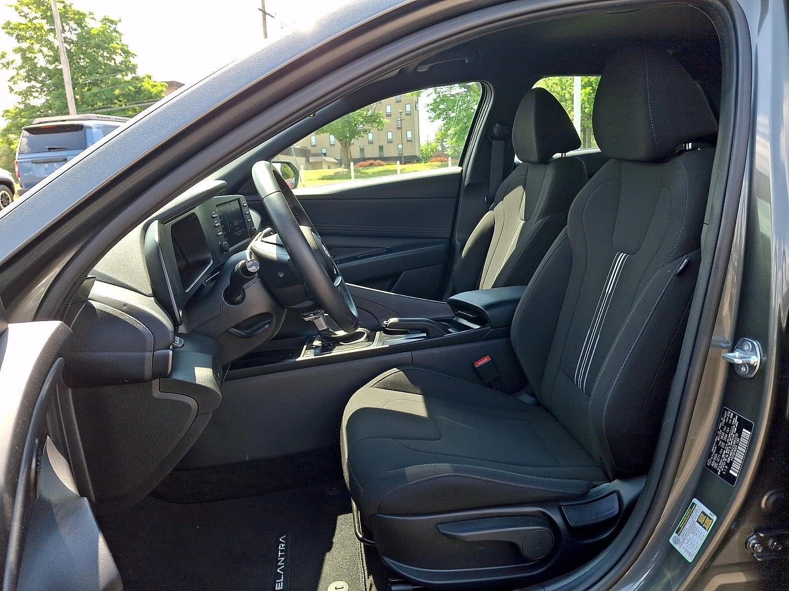 2025 Hyundai ELANTRA SEL Sport IVT