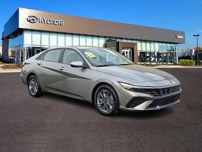 2024 Hyundai ELANTRA SEL IVT