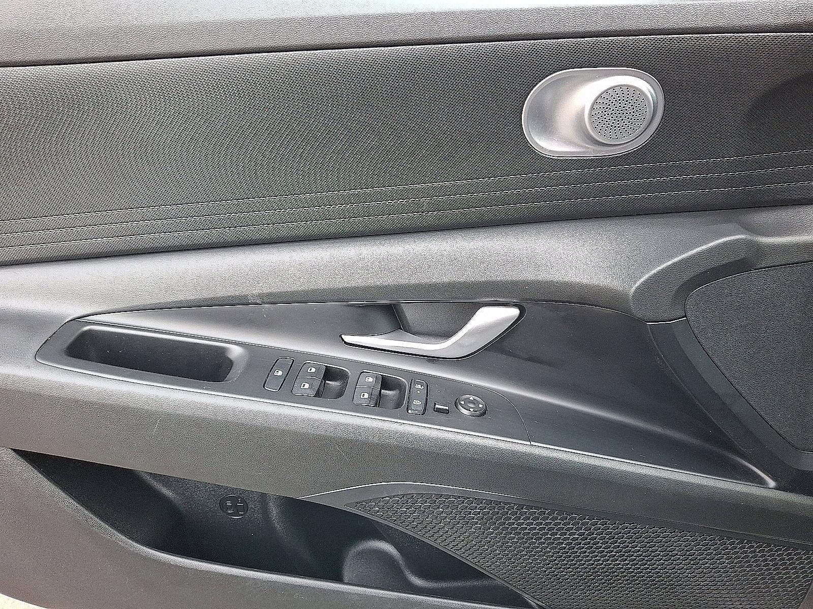 2024 Hyundai ELANTRA SEL IVT