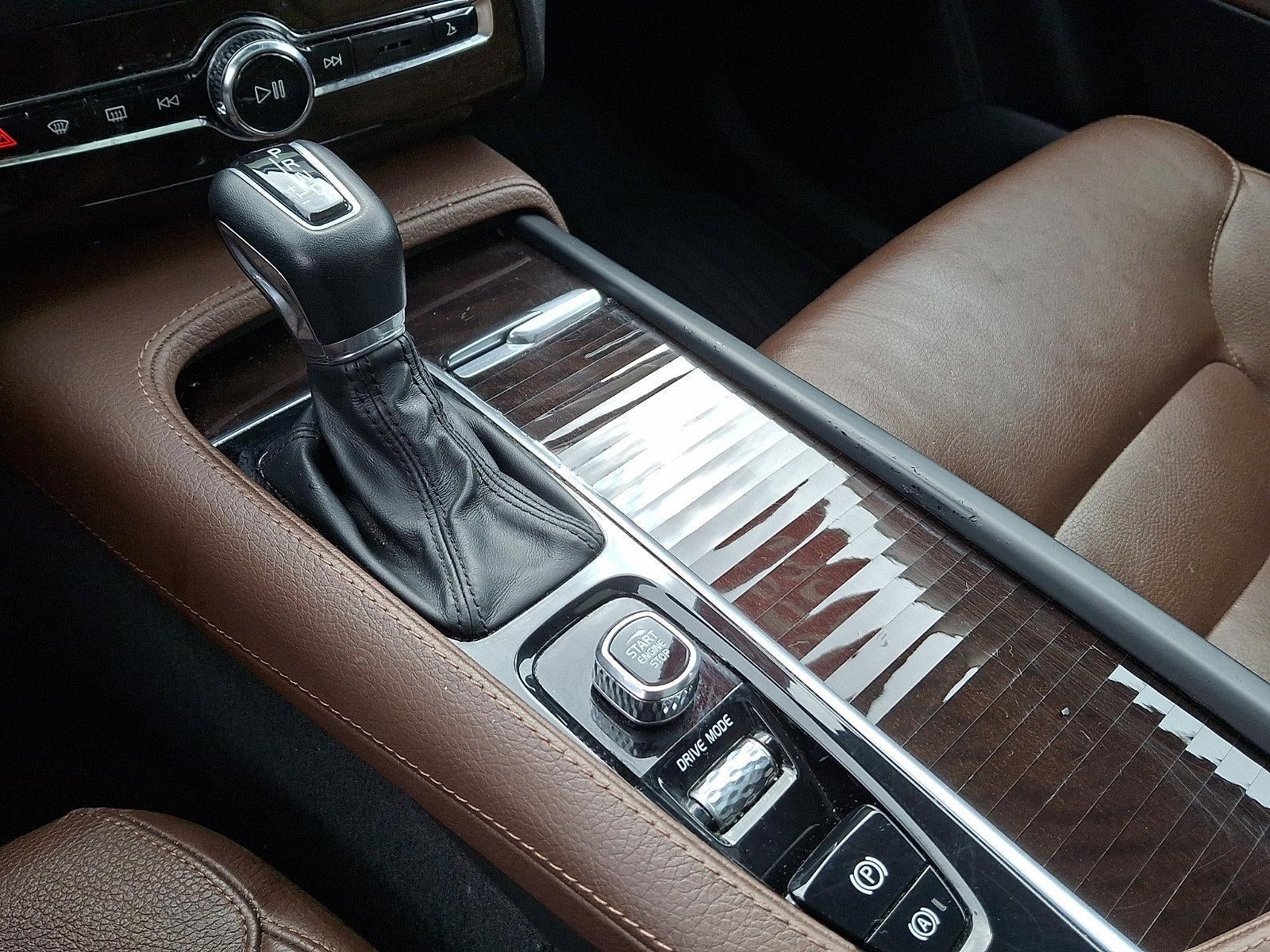 2019 Volvo XC90 T6 AWD Momentum