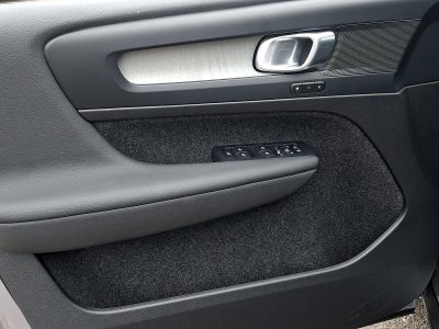 2026 Volvo XC40 B5 AWD Plus