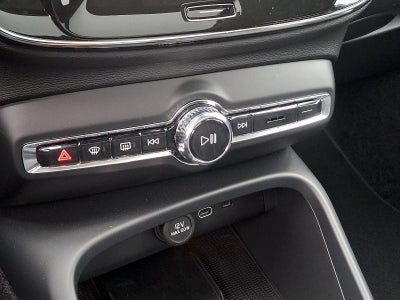 2026 Volvo XC40 B5 AWD Plus