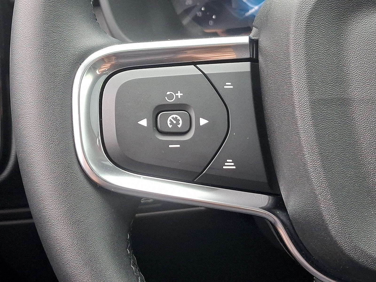 2026 Volvo XC40 B5 AWD Plus