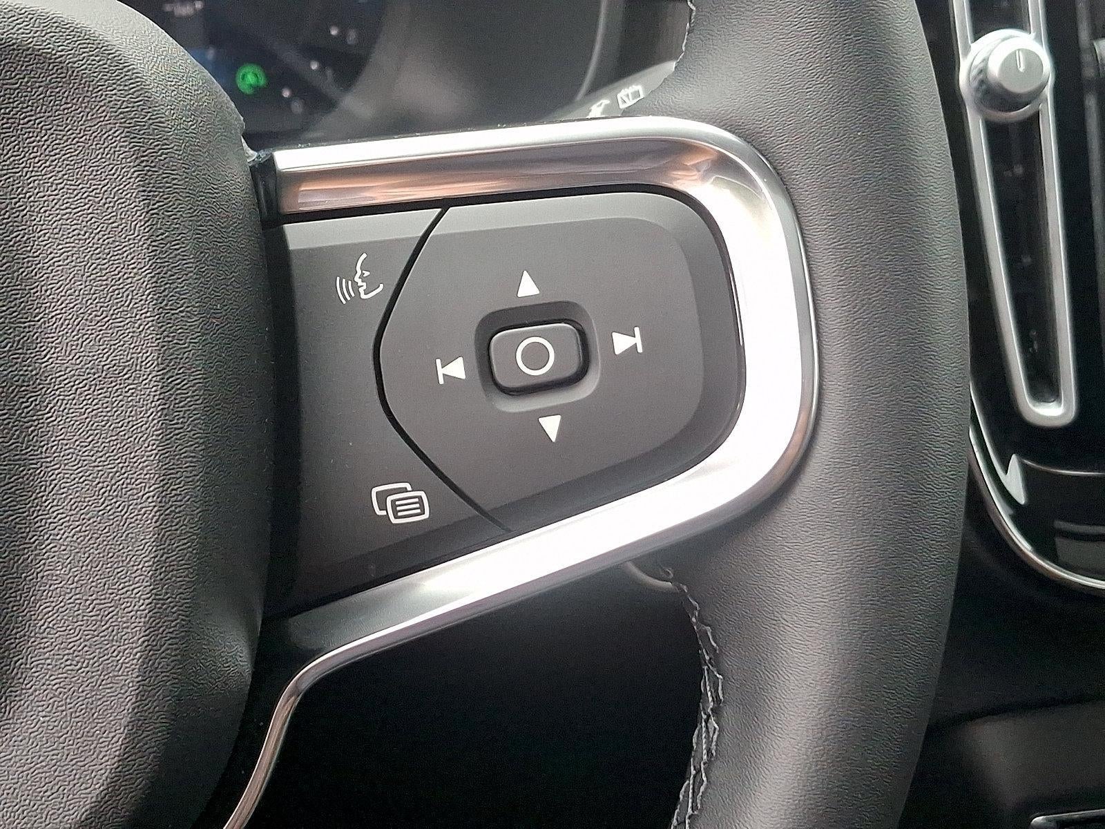 2026 Volvo XC40 B5 AWD Plus