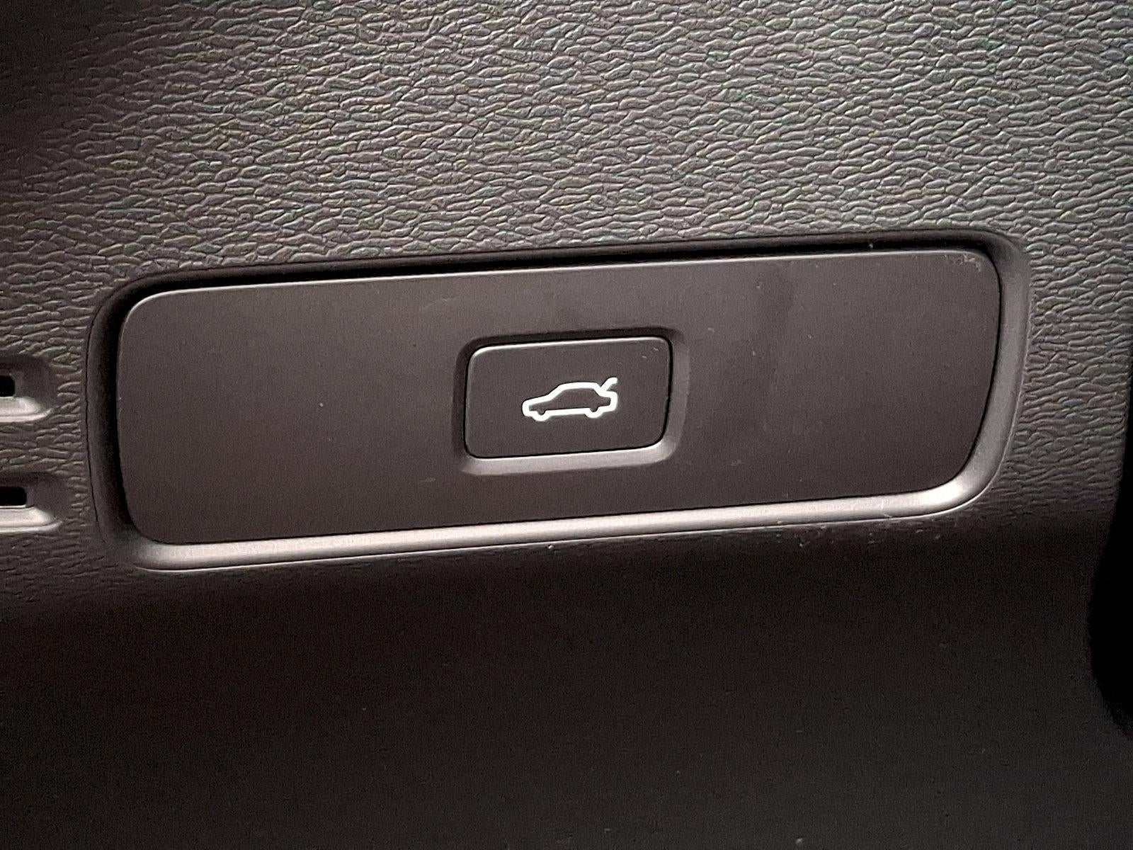 2026 Volvo XC40 B5 AWD Plus