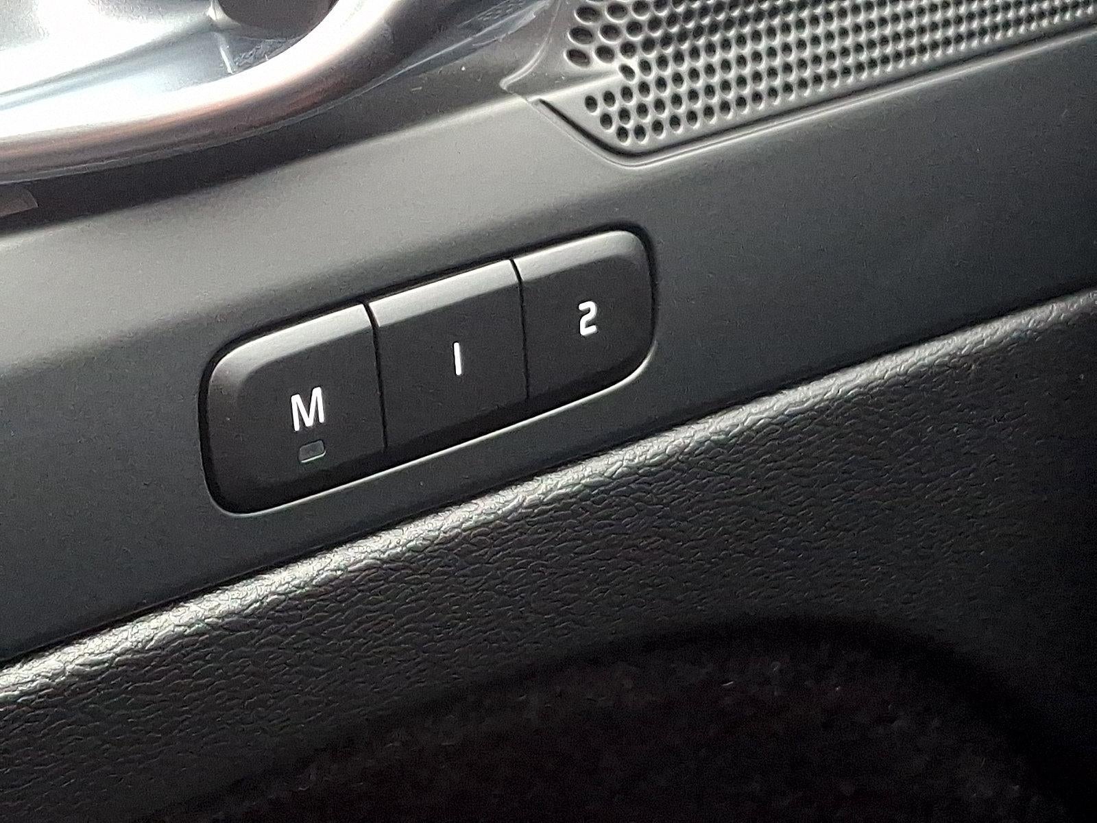 2026 Volvo XC40 B5 AWD Plus