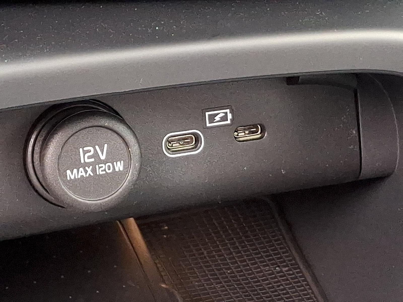 2026 Volvo XC40 B5 AWD Plus