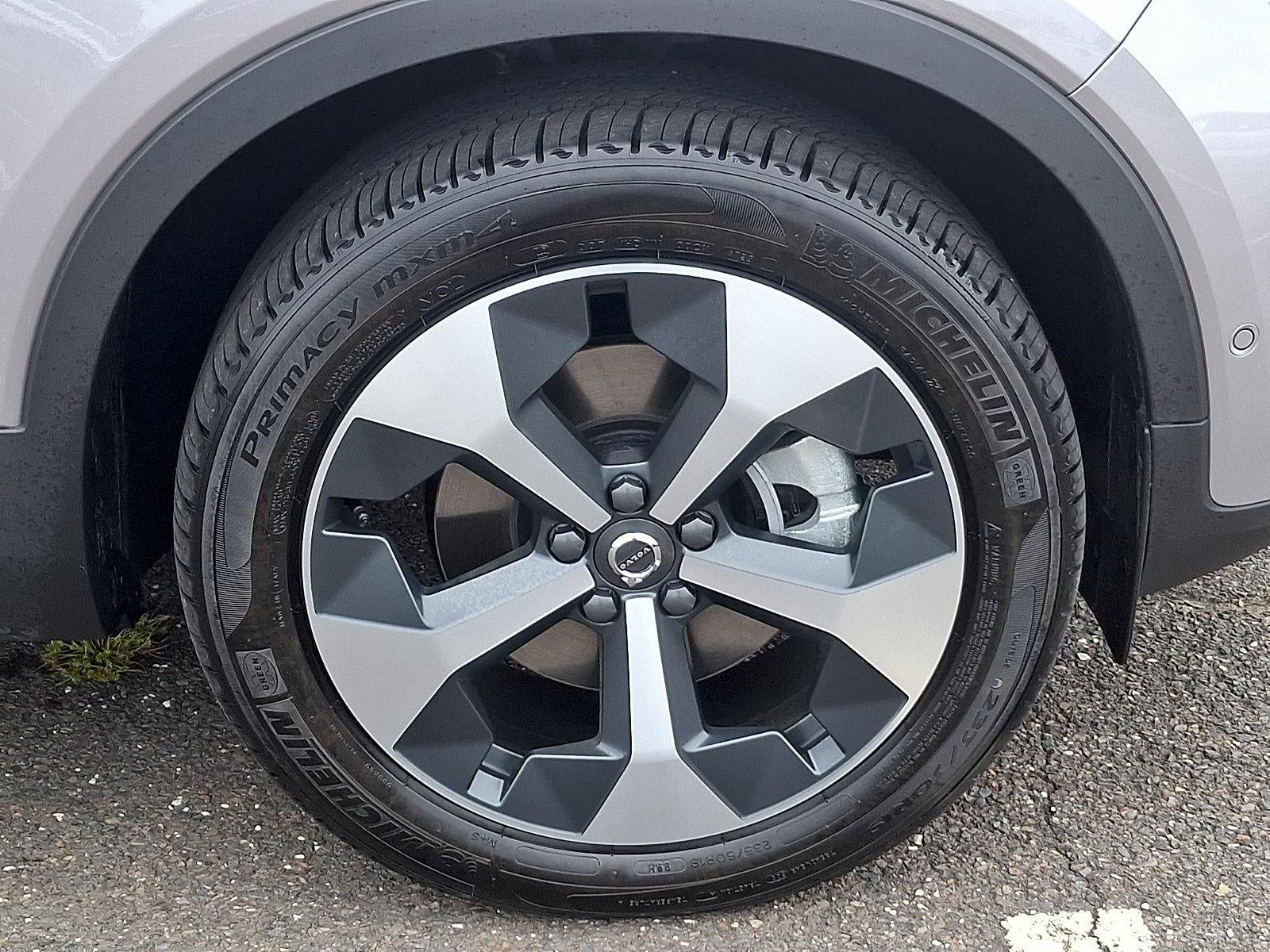 2026 Volvo XC40 B5 AWD Plus