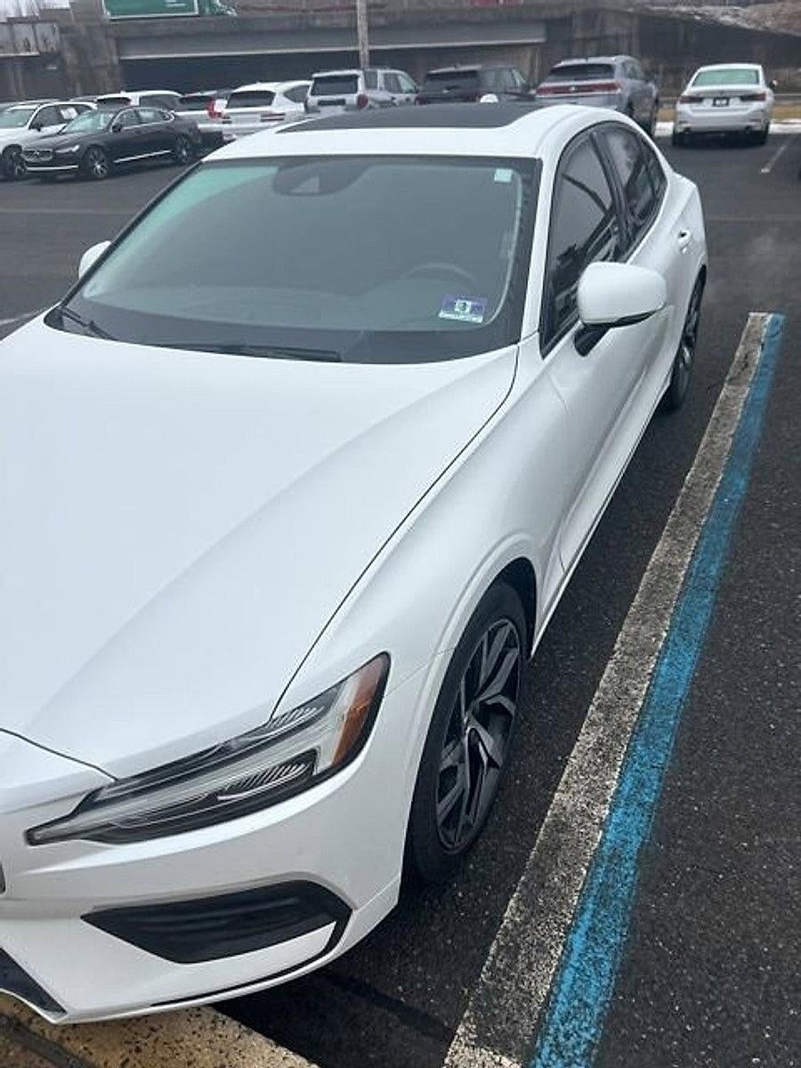 2019 Volvo S60 T6 AWD Momentum