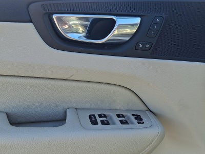 2019 Volvo XC60 T5 AWD Momentum