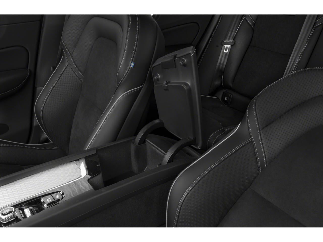 2019 Volvo XC60 T8 eAWD Plug-In Hybrid R-Design