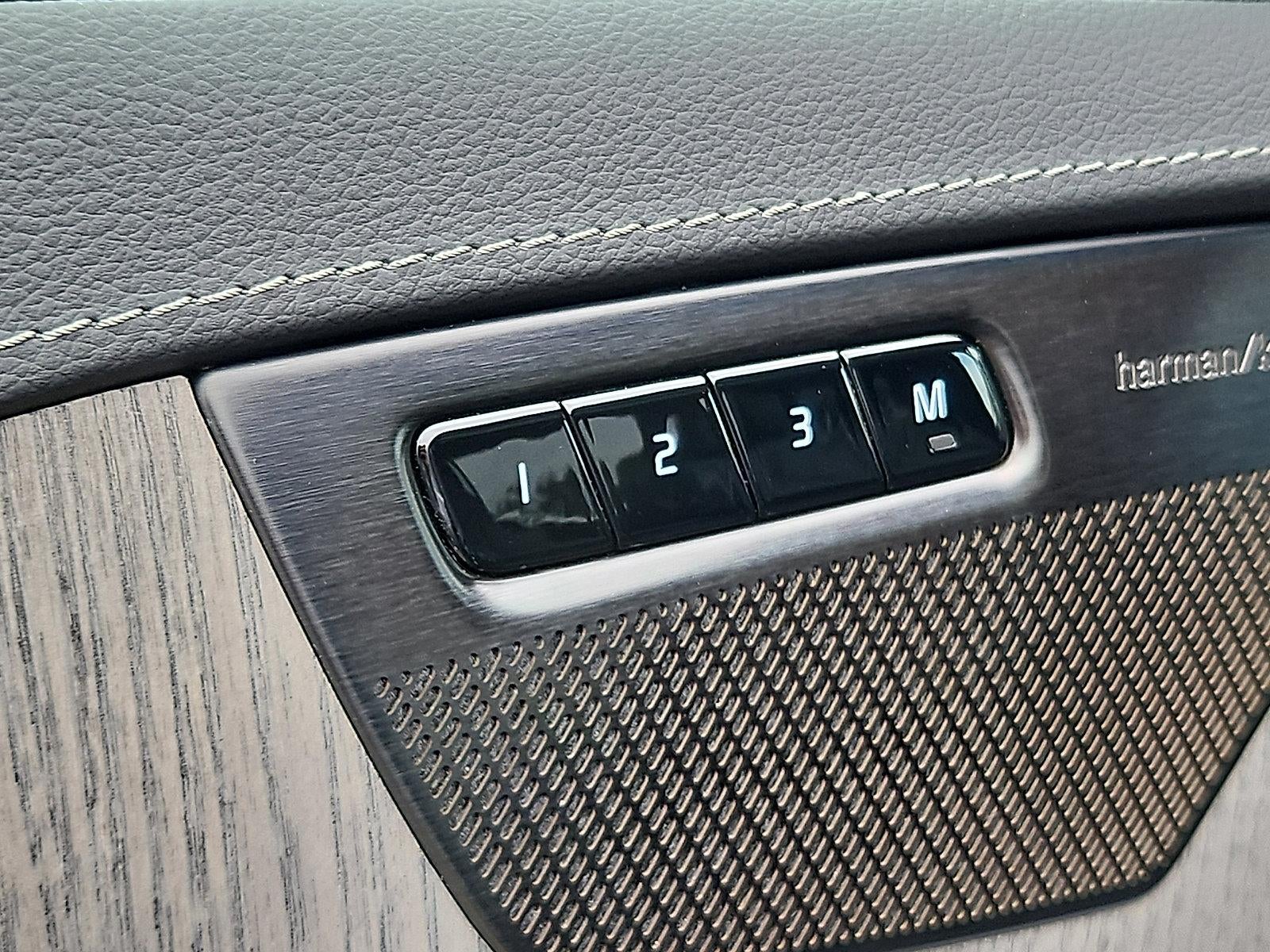 2023 Volvo XC90 B6 AWD Ultimate 7P
