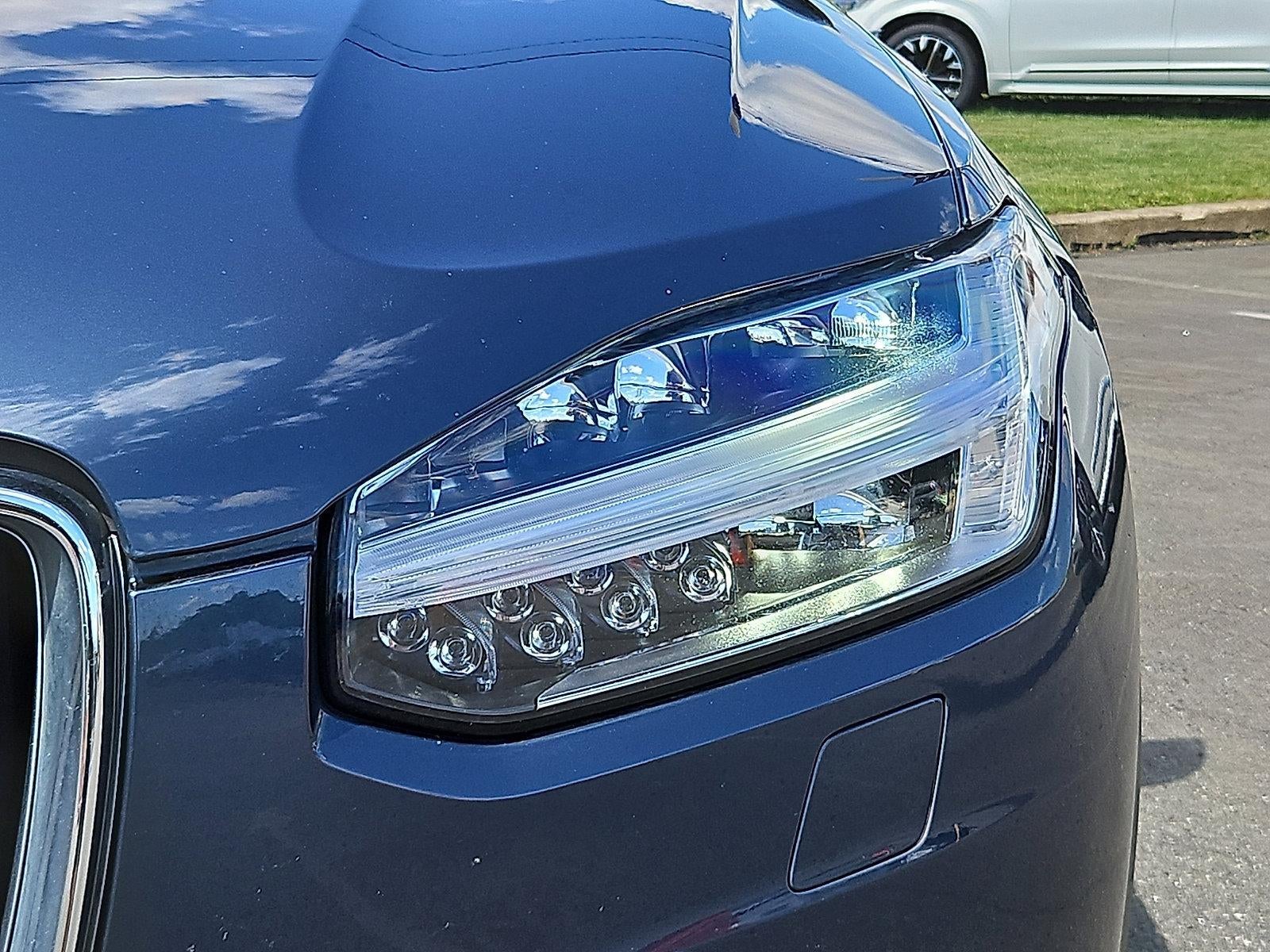 2024 Volvo XC90 B6 AWD Plus Bright Theme 7P