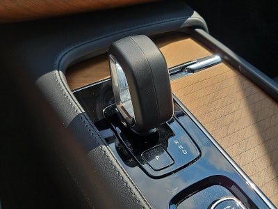 2025 Volvo XC90 B6 AWD Core 7-Seater