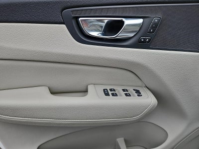 2021 Volvo XC60 T5 AWD Momentum