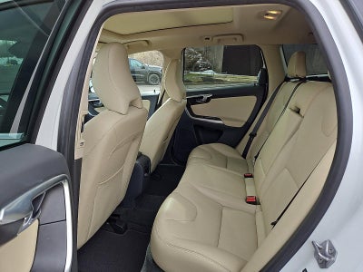 2016 Volvo XC60 AWD 4dr T6 Drive-E