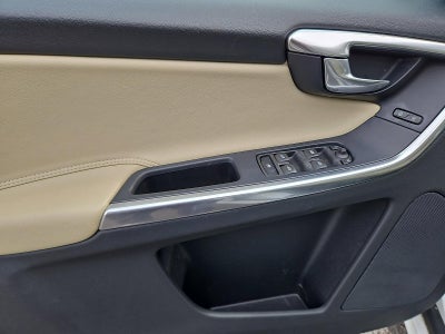 2016 Volvo XC60 AWD 4dr T6 Drive-E