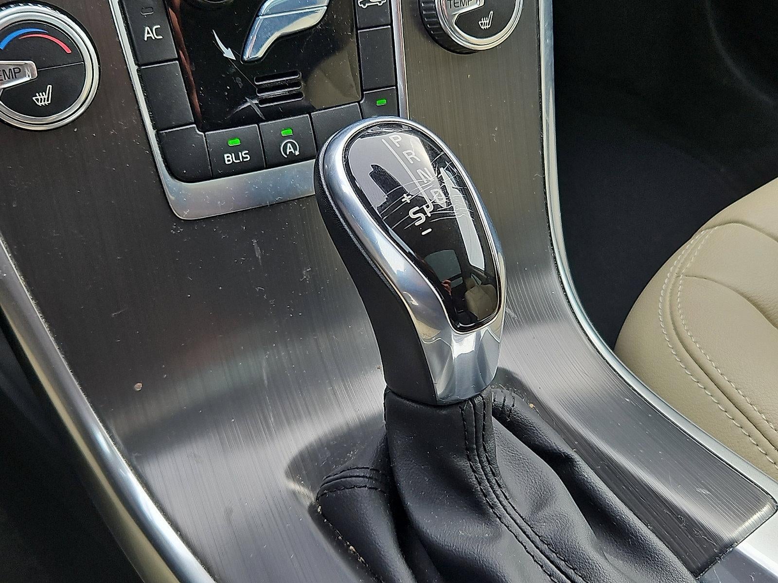 2016 Volvo XC60 AWD 4dr T6 Drive-E