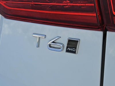 2020 Volvo XC60 T6 AWD Momentum