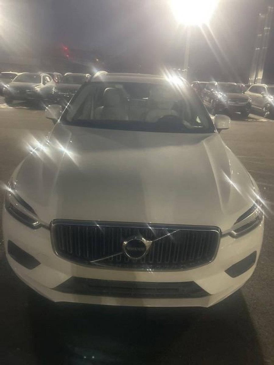 2020 Volvo XC60 T6 AWD Momentum