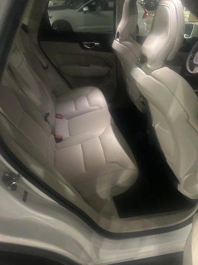 2020 Volvo XC60 T6 AWD Momentum