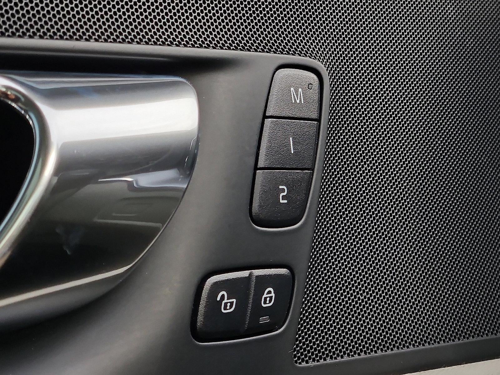 2020 Volvo XC60 T6 AWD Momentum