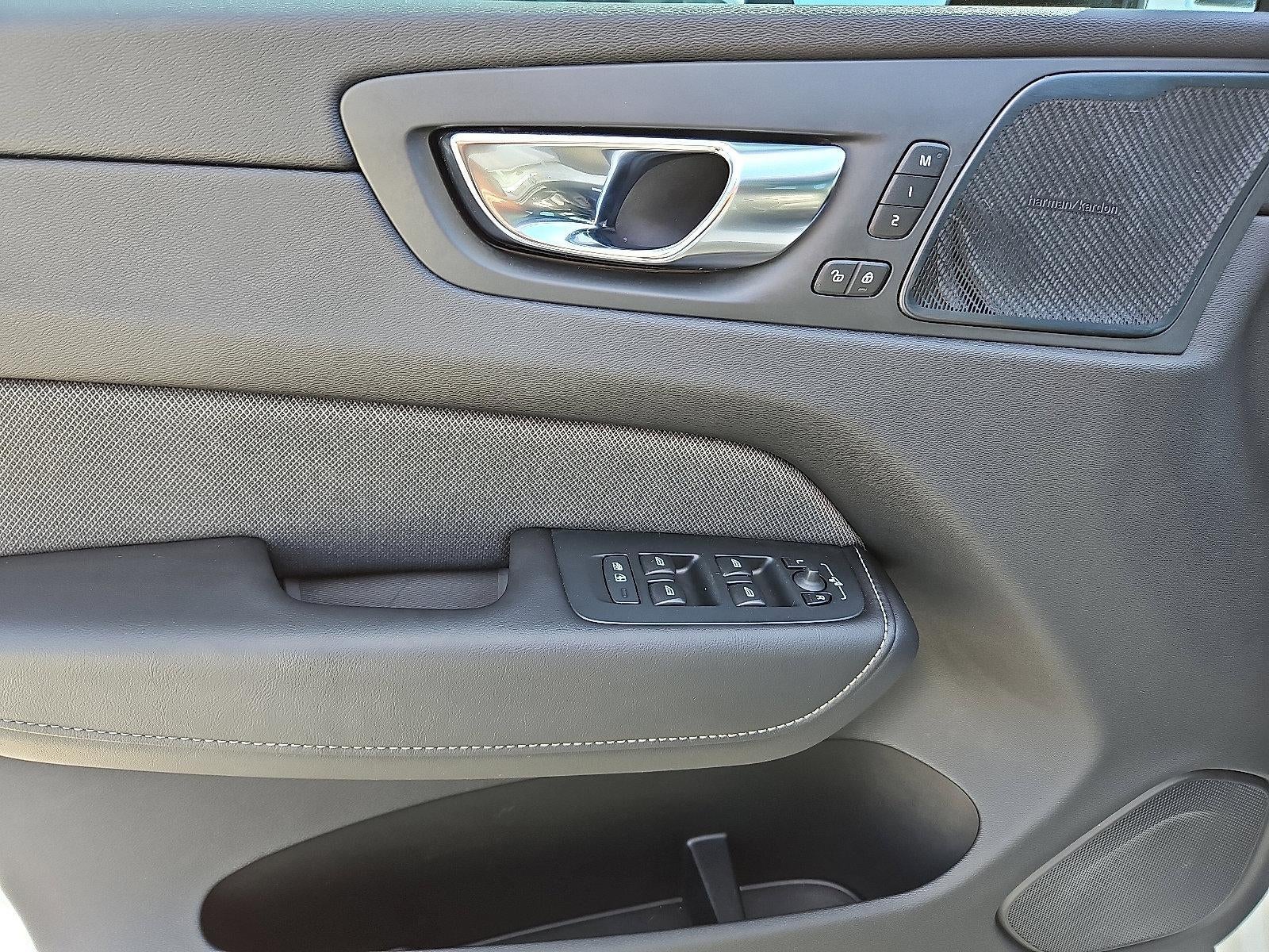 2021 Volvo XC60 T6 AWD R-Design