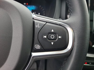2024 Volvo XC60 B5 AWD Core Dark Theme