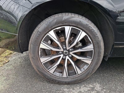 2024 Volvo XC60 B5 AWD Core Dark Theme