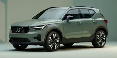 2024 Volvo XC40 B5 AWD Plus Dark Theme