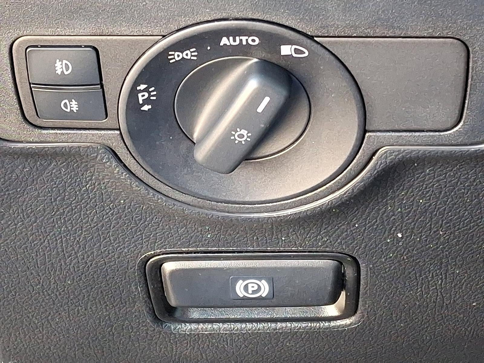 2021 Mercedes-Benz Metris Passenger Van Standard Roof 126" Wheelbase