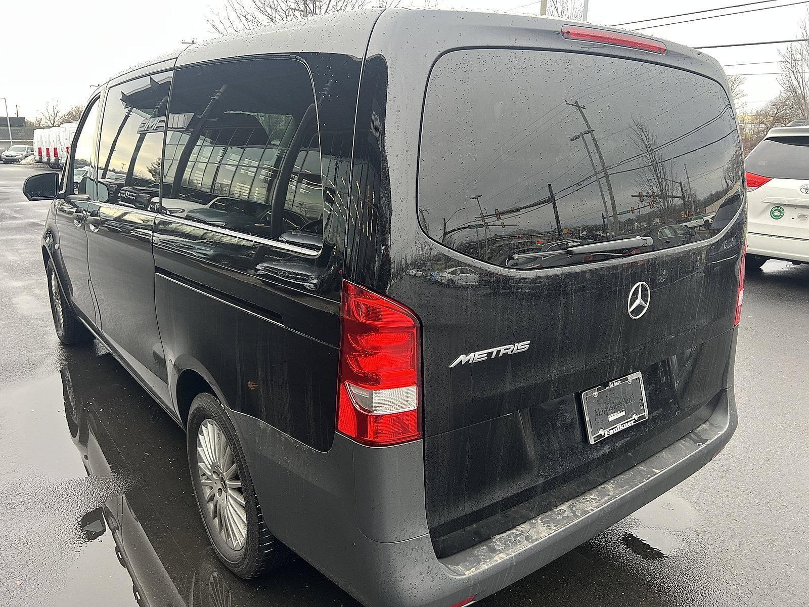 2021 Mercedes-Benz Metris Passenger Van Standard Roof 126" Wheelbase