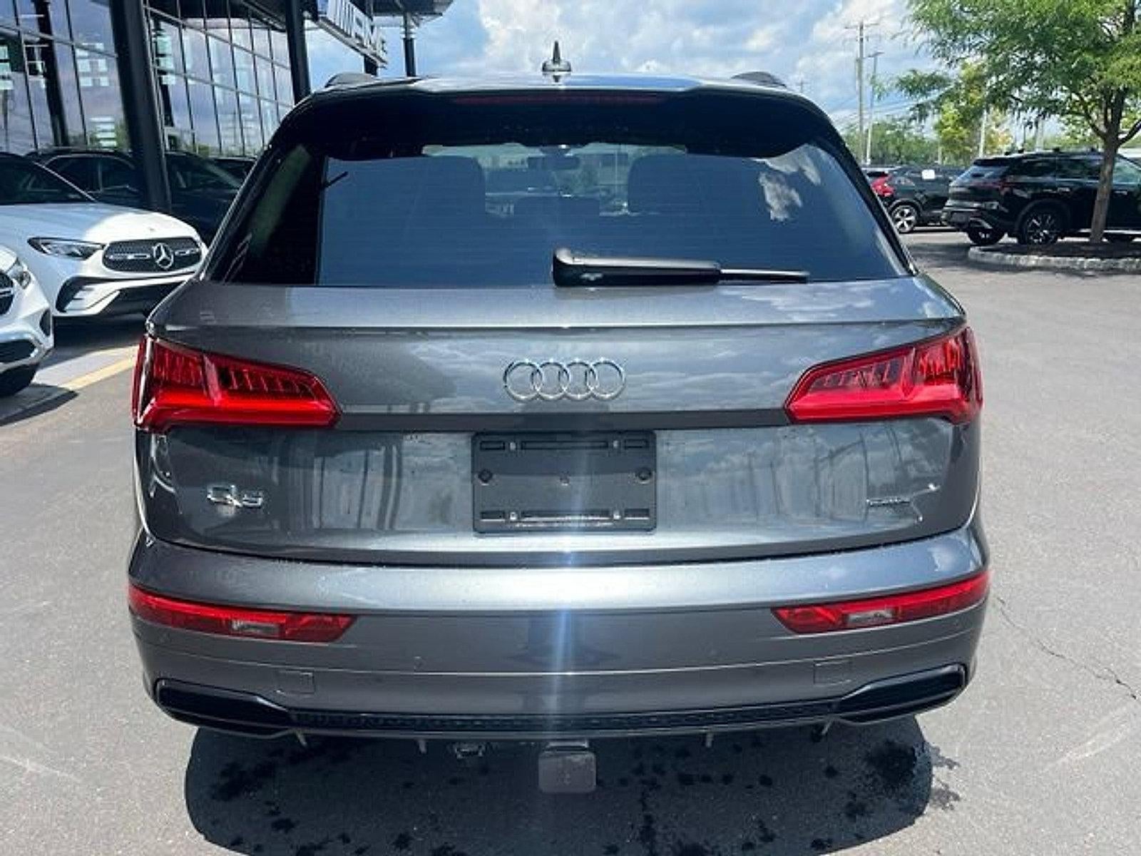 2020 Audi Q5 Titanium Premium Plus 45 TFSI quattro